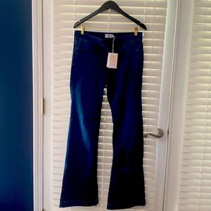 NWT Cello pull on flair leggings.